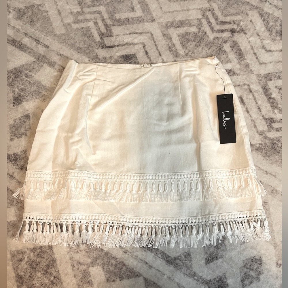 Lulus white mini skirt with fringe